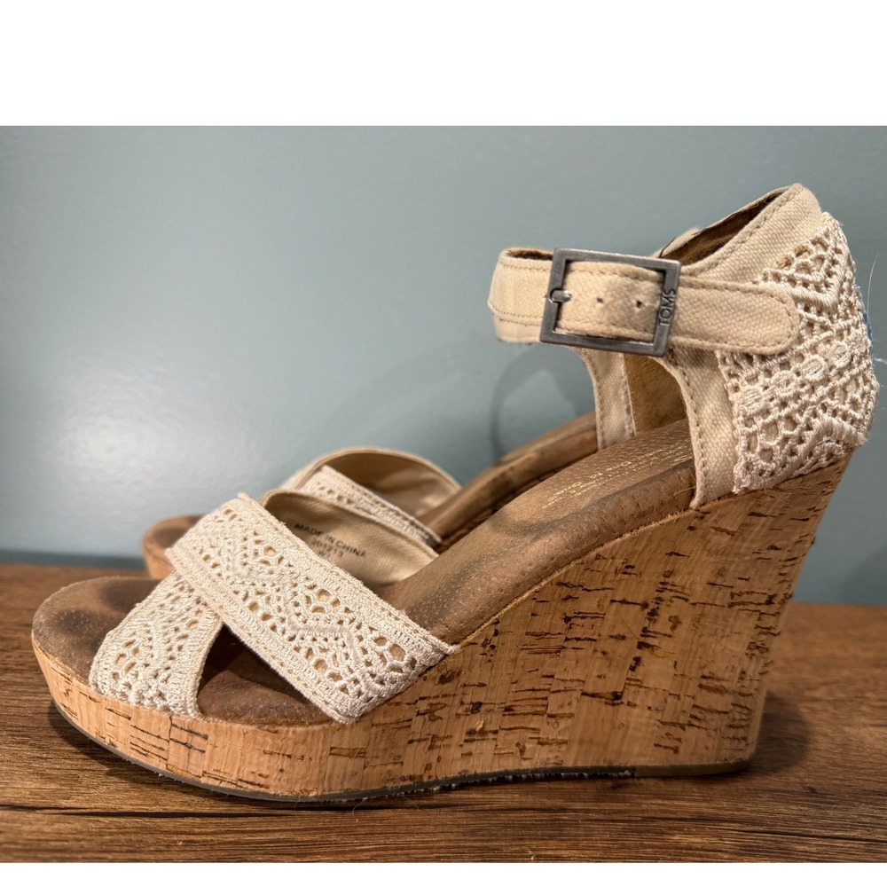 TOMS Cream Crochet Cork‎ Platform Wedge Sandals Ankle Strap Boho Festival Size 7 - Picture 2 of 7